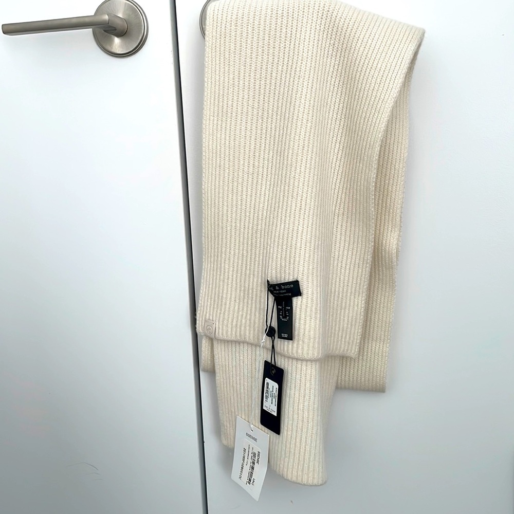Rag & Bone brand new white /cream 100% cashmere scarf with tag